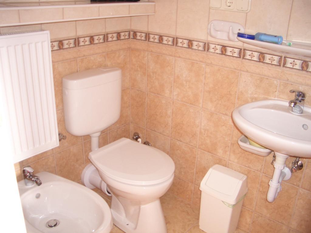 Hegyi Villa Heviz Quarto foto